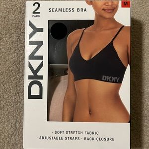 New worn 2 pack DKNY seamless bras